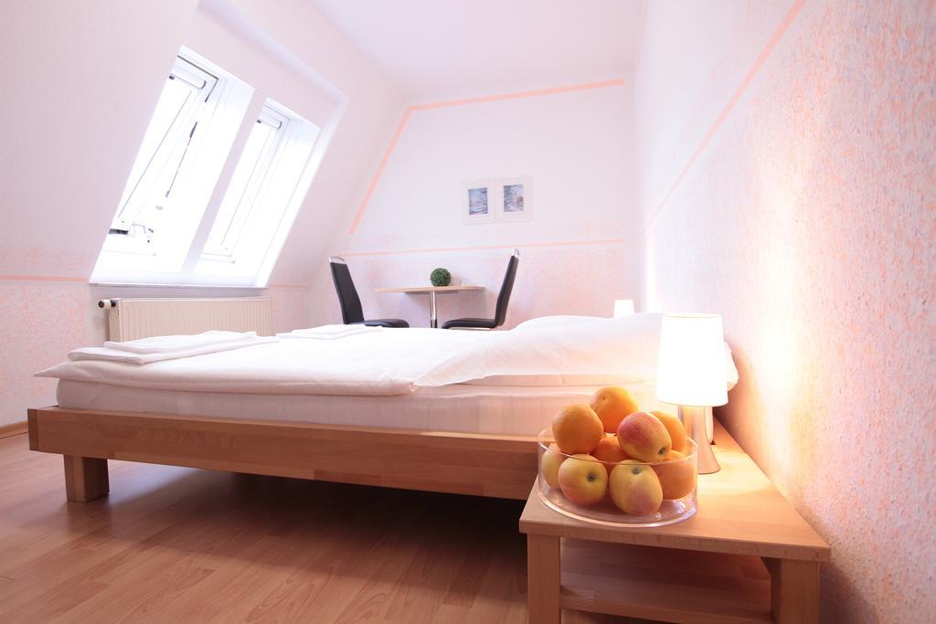 Ib-Gastehaus Hotel Stuttgart Room photo